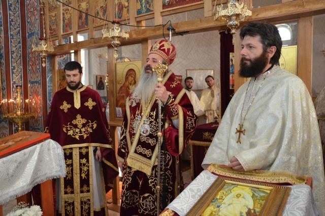 IPS Mitropolit Teofan a oficiat slujba Botezului pentru cel de-al patrulea copil al parohului din Frenciugi