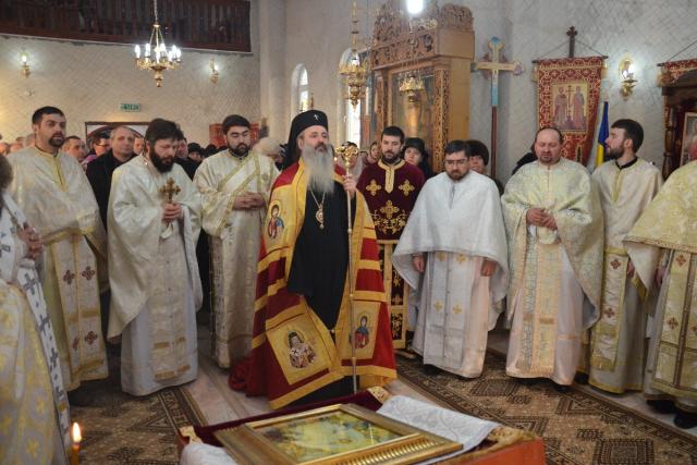 IPS Mitropolit Teofan a oficiat slujba Botezului pentru cel de-al patrulea copil al parohului din Frenciugi