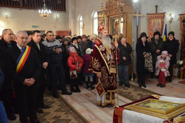 IPS Mitropolit Teofan a oficiat slujba Botezului pentru cel de-al patrulea copil al parohului din Frenciugi