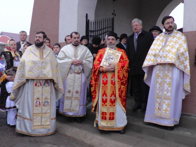 Liturghie arhierească în parohia "Izvorul Tămăduirii" - Burdujeni