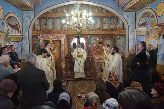 Liturghie arhierească și instalare de preot la Bohotin