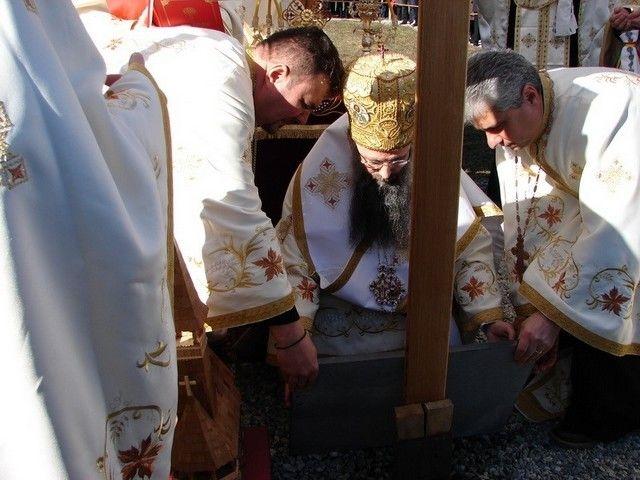 Punerea pietrei de temelie pentru noul Centru Bisericesc Ortodox din Moncalieri, Italia