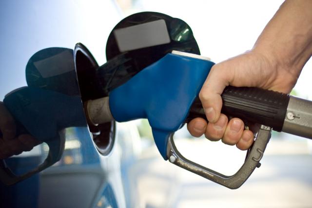 Carburanții s-ar putea scumpi de la 1 aprilie