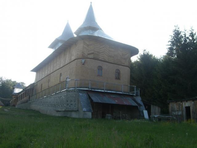 Mănăstirea Sihăstria Crucii, din depresiunea Tazlăului