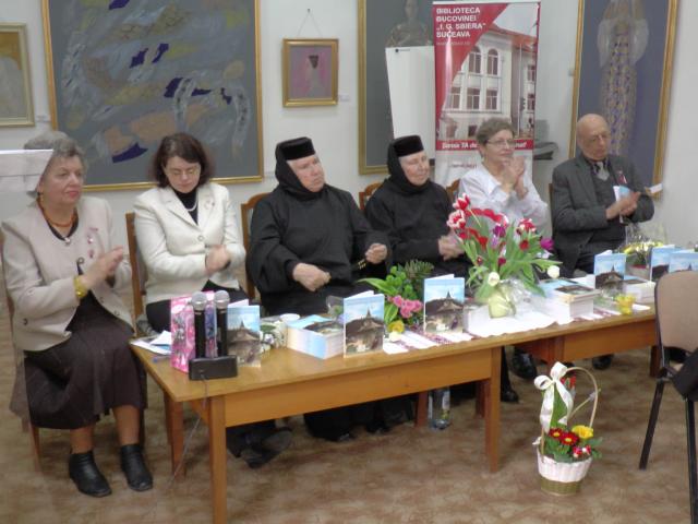 Cartea "Mănunchi de gânduri", lansată la Suceava