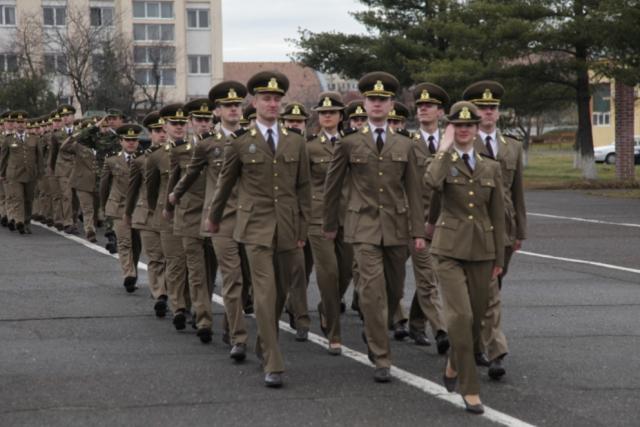 IPS Laurenţiu i-a binecuvântat pe absolvenţii Centrului militar "Decebal"