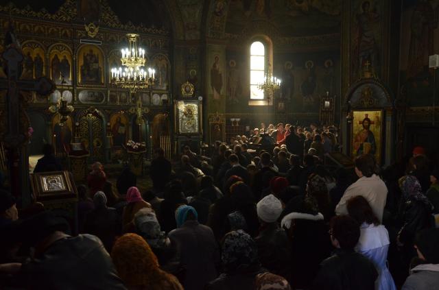 72 de elevi au dat răspunsurile liturgice la Biserica „Sfântul Nicolae“ din Câmpulung Moldovenesc