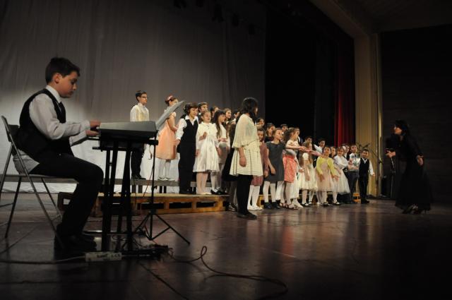 Spectacolul caritabil „Armonii de primăvară“, la Iaşi