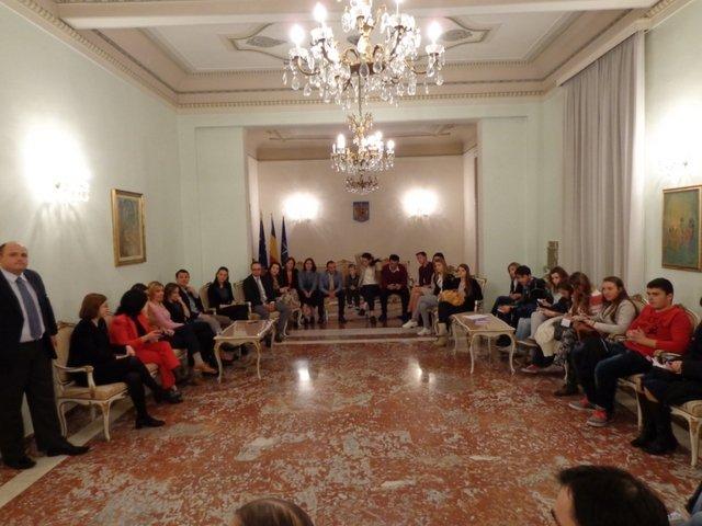 Tinerii Nepsis în vizită la Ambasada României de la Roma