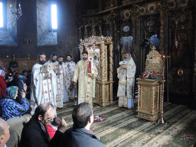 Liturghie arhierească la Mănăstirea Galata