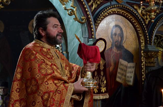 72 de elevi au dat răspunsurile liturgice la Biserica „Sfântul Nicolae“ din Câmpulung Moldovenesc