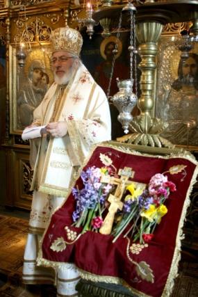 Liturghie arhierească la cea mai veche construcţie bisericească din Pitești