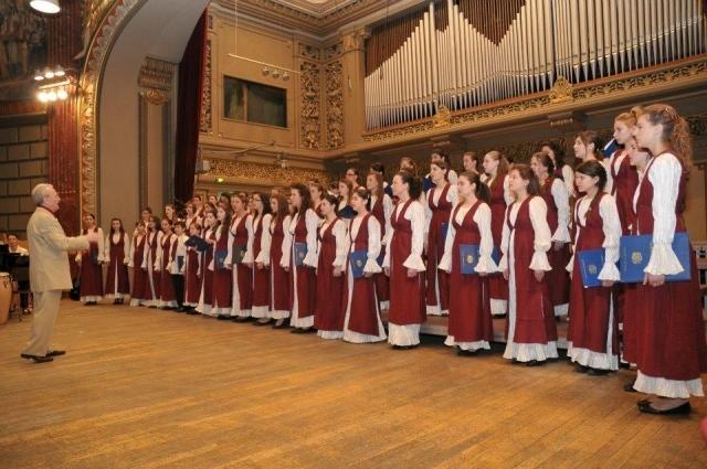 Corul de copii Symbol în concert la Ateneul Român