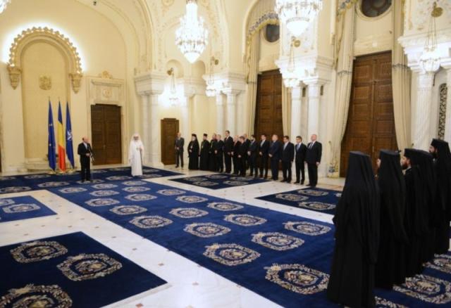Nouă ierarhi români din diaspora decoraţi la Cotroceni