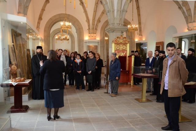 S-a deschis expoziţia pascală de la Mănăstirea „Sfinţii Trei Ierarhi“ (GALERIE FOTO)