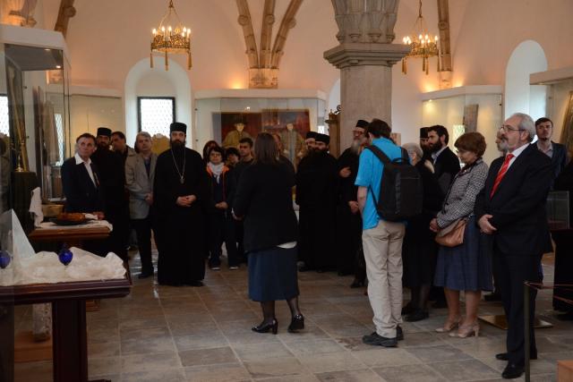 S-a deschis expoziţia pascală de la Mănăstirea „Sfinţii Trei Ierarhi“ (GALERIE FOTO)