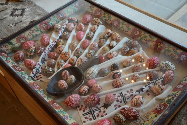 S-a deschis expoziţia pascală de la Mănăstirea „Sfinţii Trei Ierarhi“ (GALERIE FOTO)