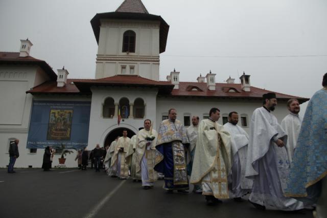 Mănăstirea "Brâncoveanu" de la Sâmbăta de Sus, în zi de hram