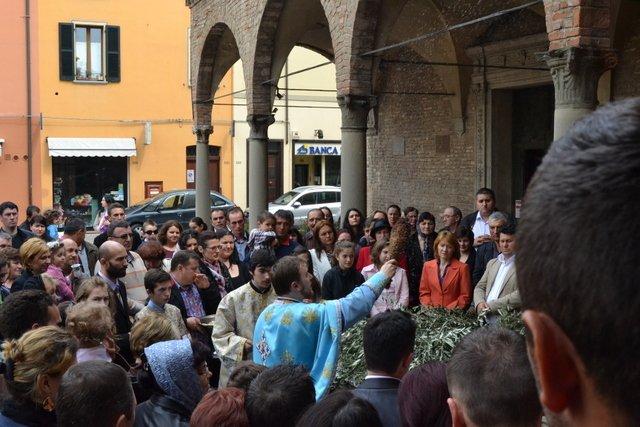 Curs etnografic de încondeiat ouă, în Italia