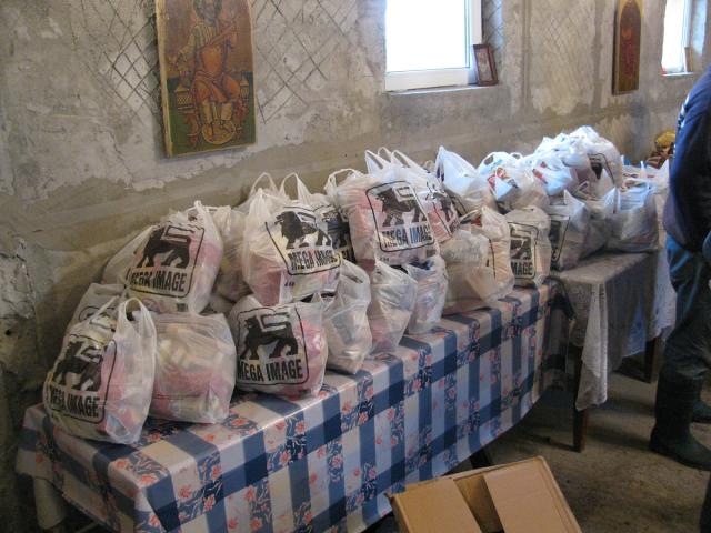 Acţiune umanitară pentru 50 de familii nevoiaşe din Buruieneşti
