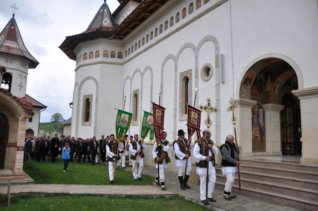 Izvorul Tămăduirii la poalele Rarăului