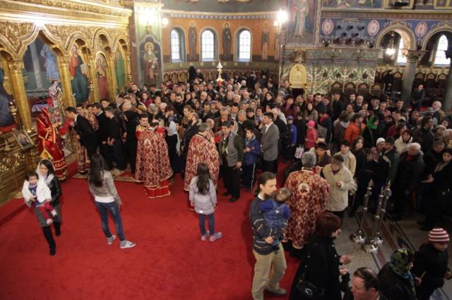 Sibienii au participat în număr mare la Sfânta Liturghie din Joia Mare