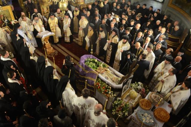 Înaltpreasfinţitul Părinte Arhiepiscop Gherasim Cristea a fost înmormântat la Râmnicu Vâlcea