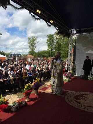 A fost sfinţit paraclisul Mănăstirii "Sf. Maria Magdalena" din localitatea Drăgăneşti