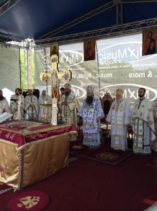 A fost sfinţit paraclisul Mănăstirii "Sf. Maria Magdalena" din localitatea Drăgăneşti