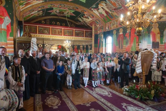 Binecuvântare arhierească în Parohia Bogdăneşti 1