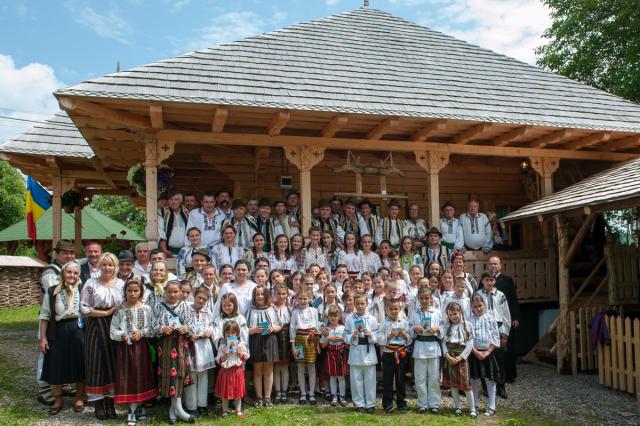 Binecuvântare arhierească în Parohia Bogdăneşti 1
