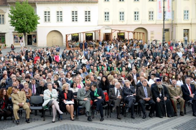 Peste 2000 de studenţi la festivitatea de absolvire de la Sibiu
