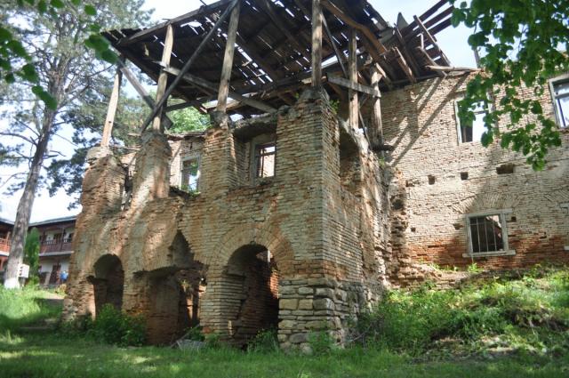 Au început lucrările de reabilitare a Mănăstirii Coşula