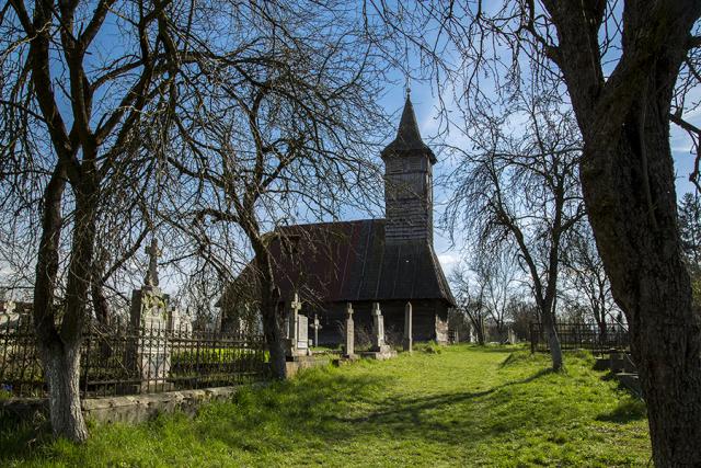 Bisericile de lemn din Transilvania şi Oltenia printre cele mai periclitate 7 monumente din Europa