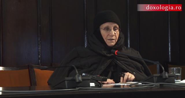 (Video) Maica Siluana Vlad – Despre rugăciunea părinților pentru copii