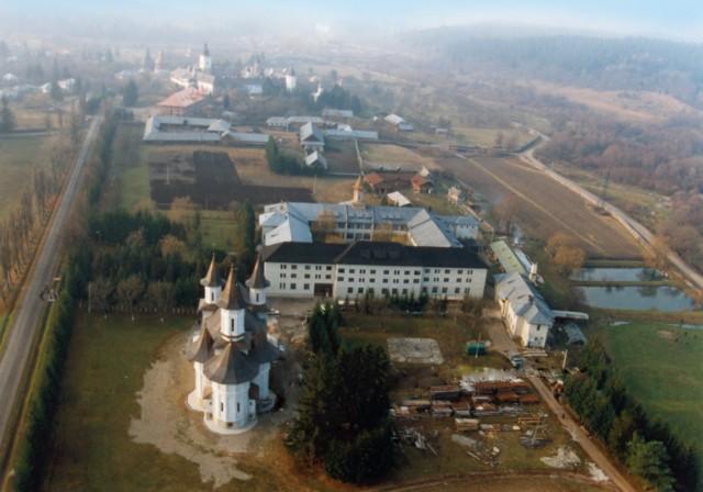 Ediţia a XI-a a Proiectului educaţional „Valori culturale Româneşti“, la Seminarul Teologic de la Mănăstirea Neamţ