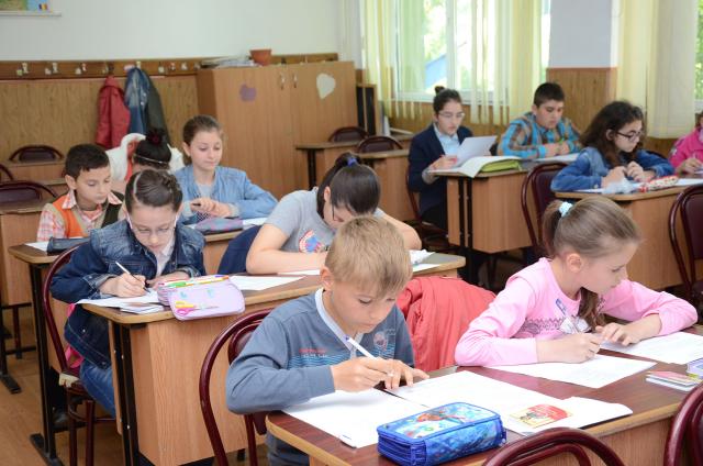 217 elevi participanţi la etapa judeţeană a Olimpiadei  de religie pentru clasele a IV-a, a V-a şi a VI-a