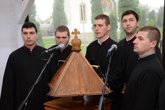 Şase ierarhi la sfinţirea noii biserici a Mănăstirii Popăuţi (Galerie FOTO)
