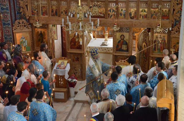 IPS Părinte Mitropolit Teofan a sfinţit Biserica „Sfinţii Împăraţi Constantin şi Elena“ din Frenciugi
