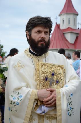 IPS Părinte Mitropolit Teofan a sfinţit Biserica „Sfinţii Împăraţi Constantin şi Elena“ din Frenciugi