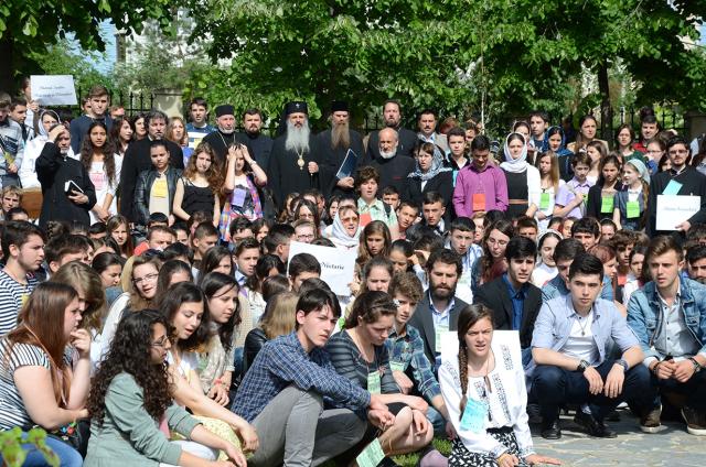 300 de elevi, la întâlnirea „Tânărul ieşean” (GALERIE FOTO)