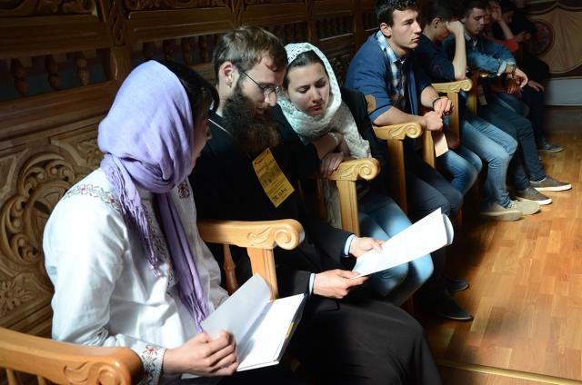 300 de elevi, la întâlnirea „Tânărul ieşean” (GALERIE FOTO)