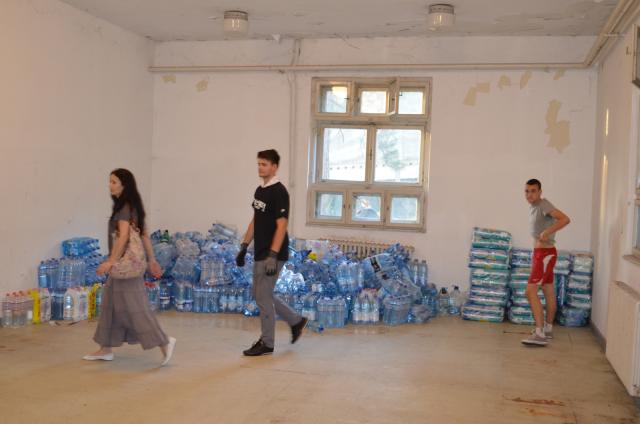 Ajutoare pentru persoanele sinistrate din Serbia