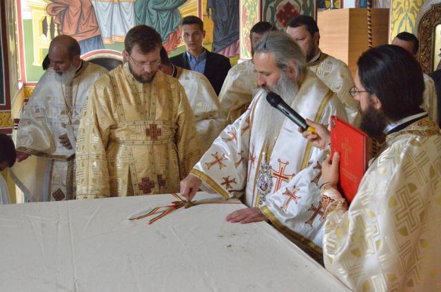 Sfințire de biserică în Duminica Tuturor Sfinților