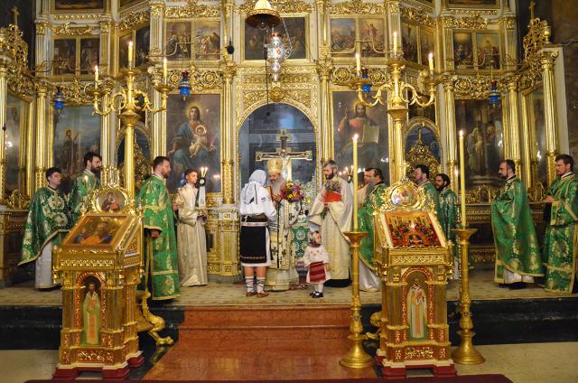 Sfânta Liturghie şi Vecernia plecării genunchilor, oficiate de IPS Părinte Teofan la Catedrala mitropolitană din Iaşi