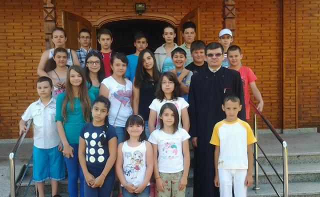 Şcoala de vară „Joc şi creaţie“ la Bacău