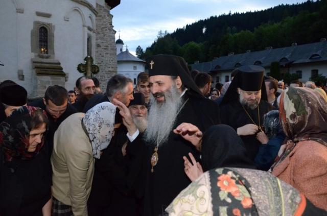 Slujba Privegherii în cinstea Sfântului Voievod Ștefan cel Mare, la Mănăstirea Putna