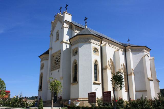 Biserica Mănăstirii Floreşti din judeţul Vaslui va fi târnosită