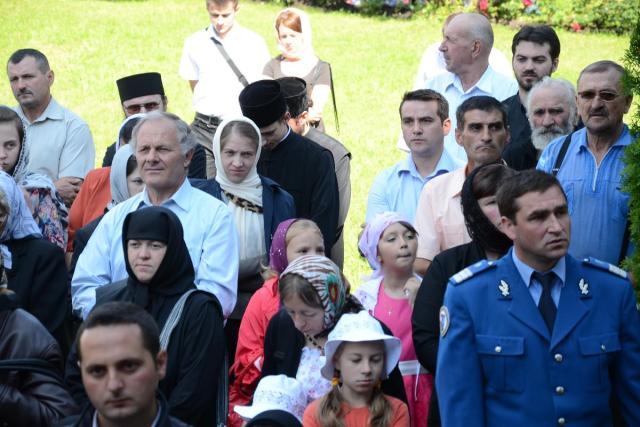 Șase ierarhi, 120 de preoți și mii de credincioși, la cel de-al doilea hram al Putnei