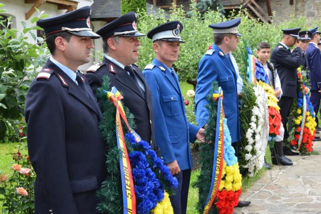 Șase ierarhi, 120 de preoți și mii de credincioși, la cel de-al doilea hram al Putnei